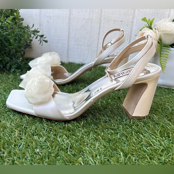 Badgley Mischka Carli Ankle-Strap Sandals - Soft White size 7.5 new - Picture 14 of 16